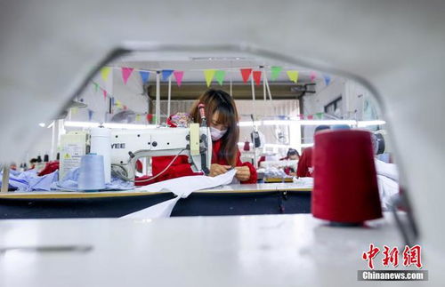 武漢一工廠為 寶媽 提供就業崗位